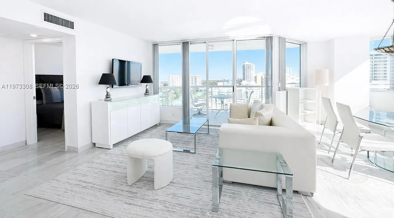King David Towers Condo — Photo 3