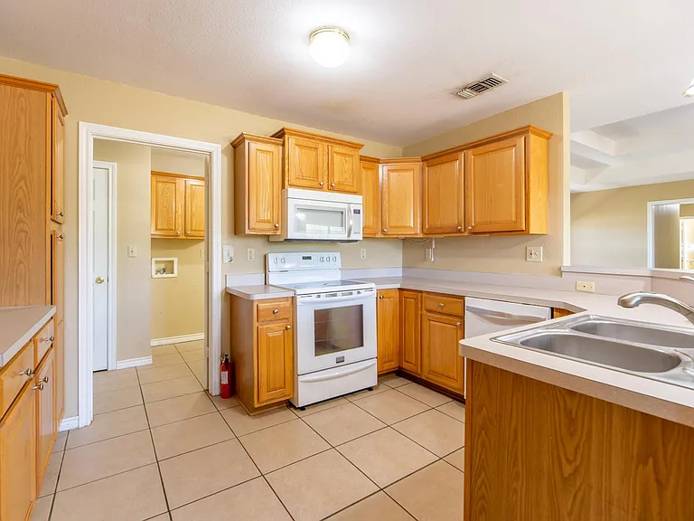 1528 Monte Carlo Blvd — Photo 30