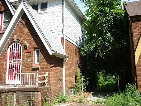 2nd image of 8126 Carlin St