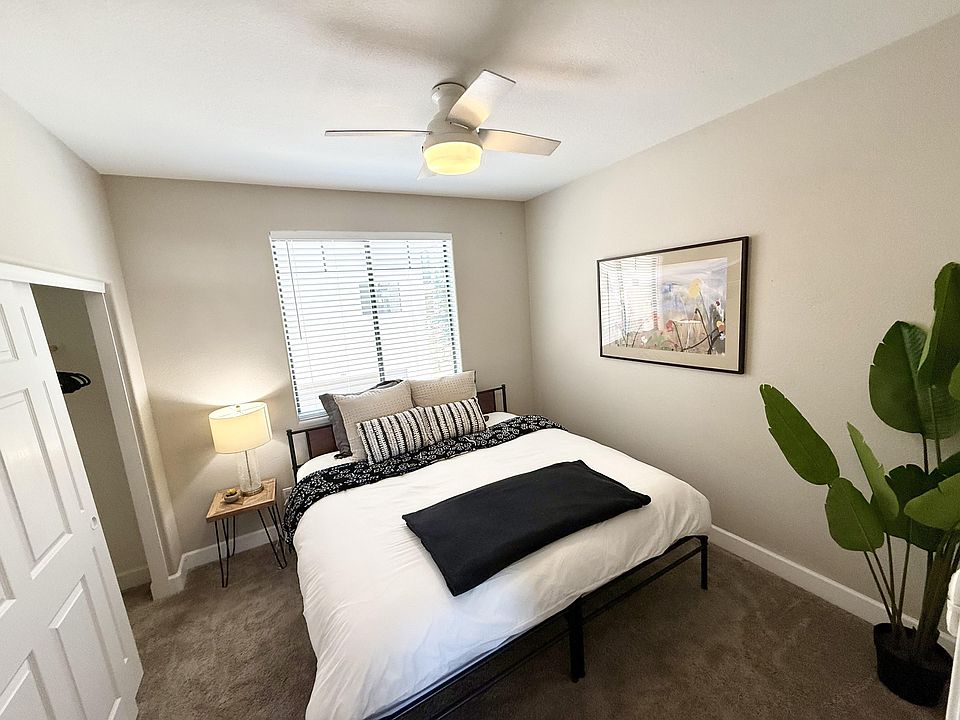King Bed | Main Floor | Private Bath