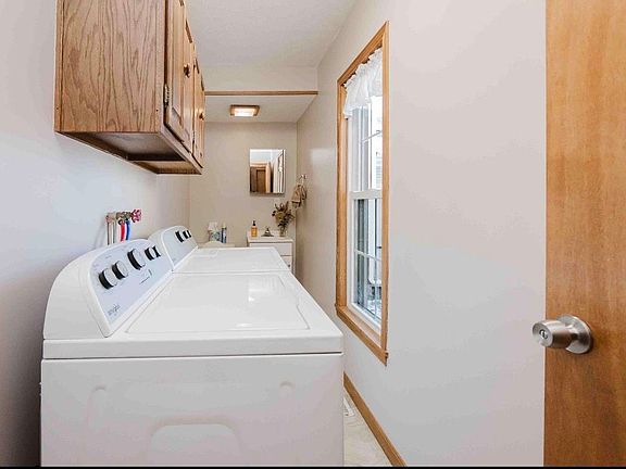 3rd image of 120 Clay St