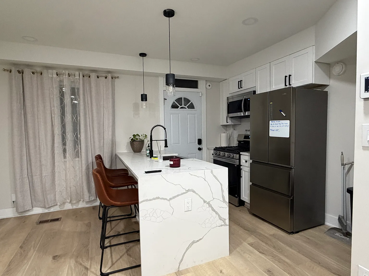 2 bed, 1248 sqft, $2,200 — Photo 4