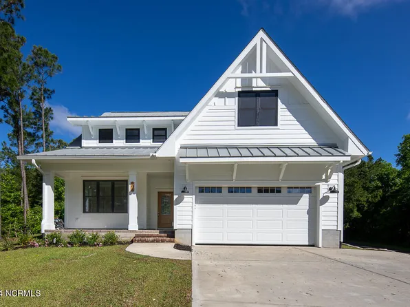 203 White Oak Bluff Road, Stella, NC 28582