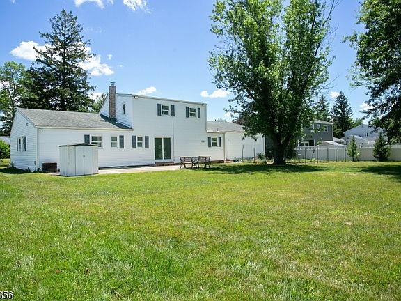 5th image of 70 Knoll Rd