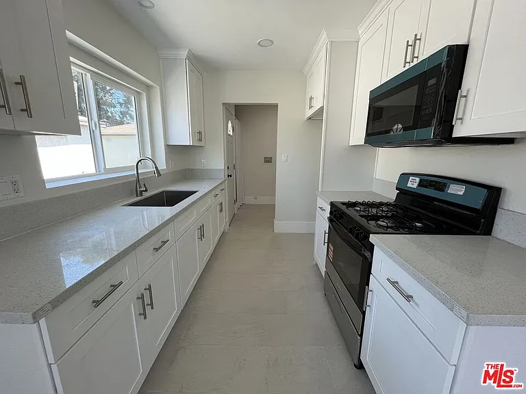 8640 Baring Cross St — Photo 1