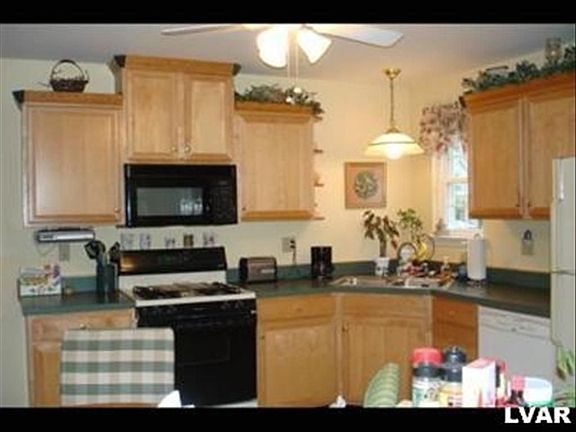 4th image of 4207 Bedford Dr