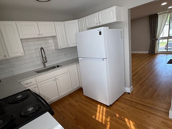 5th image of 4030 W Thirteen Mile Rd APT I3
