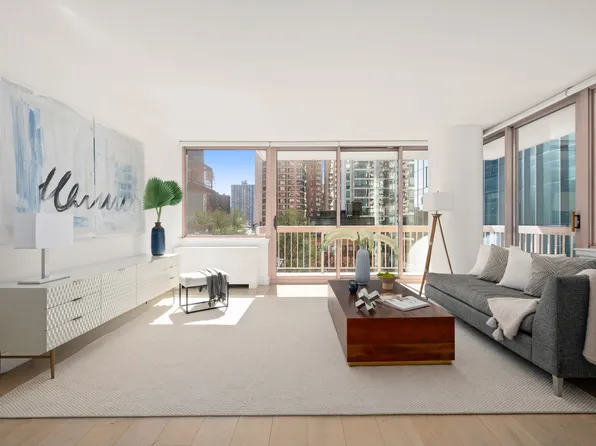 235 East 40th Street 6B image 3 of 19