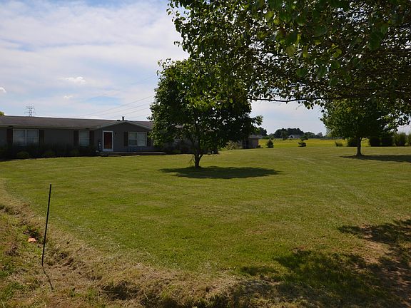 2nd image of 6889 Lake Dr