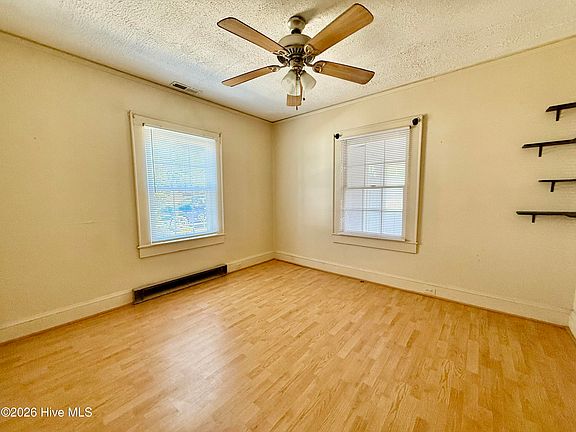 5th image of 407 Roberdel Road