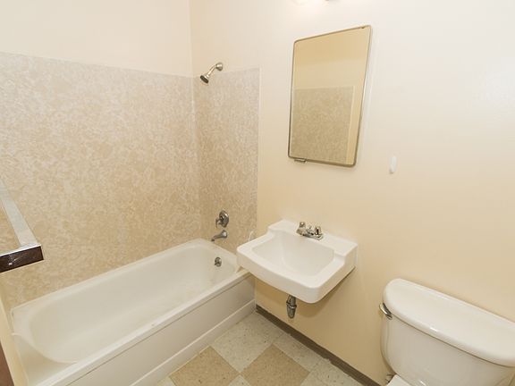 2nd image of 4120 11th Ave NE APT 103