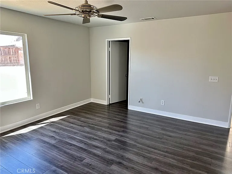 11923 Spring Hill Ct — Photo 16