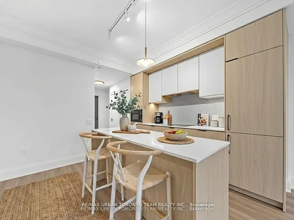 123 Portland St, Toronto, ON