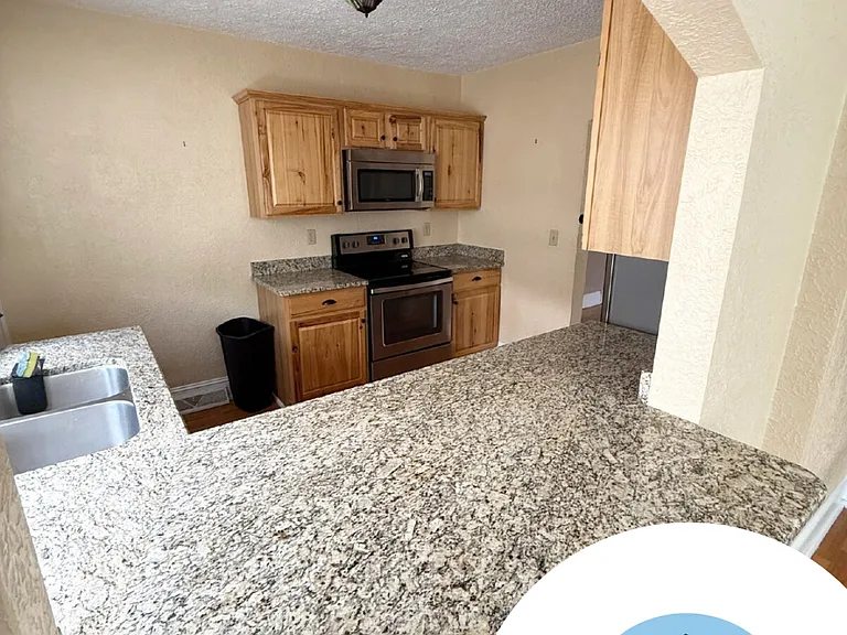 129 Hazelwood Ave — Photo 8