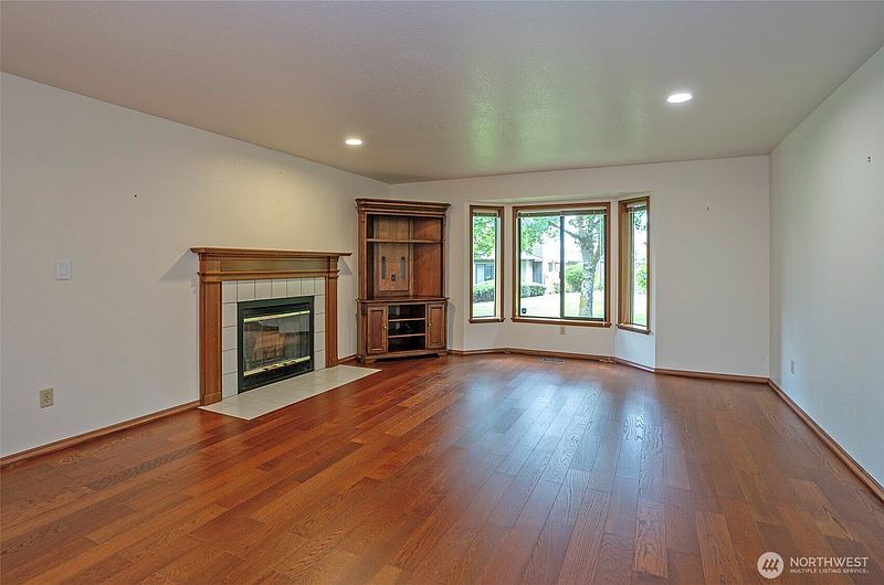 4th image of 8014 53rd Street W
