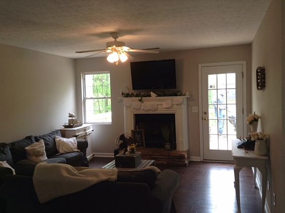 2nd image of 32 Westwood Ct