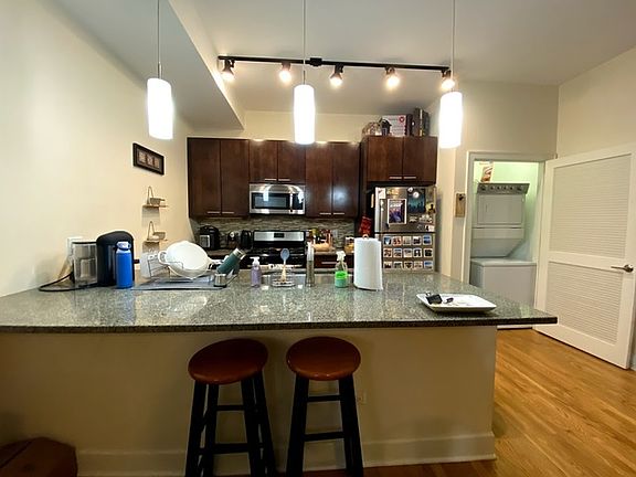 4th image of 2778 N Milwaukee Ave APT 300