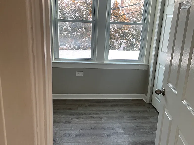 1 W Somerset St #4 — Photo 5