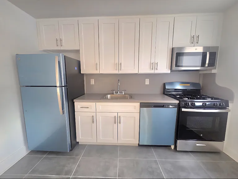 68-45 Cloverdale Blvd #2 — Photo 6