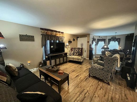 2nd image of 58 Inverness Ave #10058