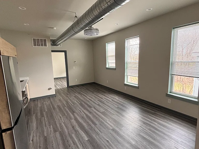 29 E Utica St #2C — Photo 11