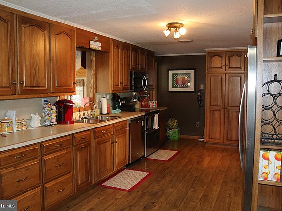 4th image of 712 Tower Dr