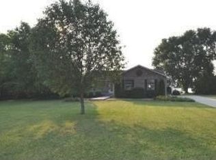 3805 Channel Harbor Rd, Louisville, TN 37777
