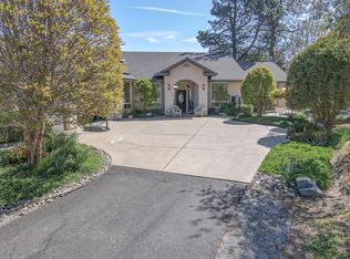 15195 Ledgewood Dr, Redding, CA 96001
