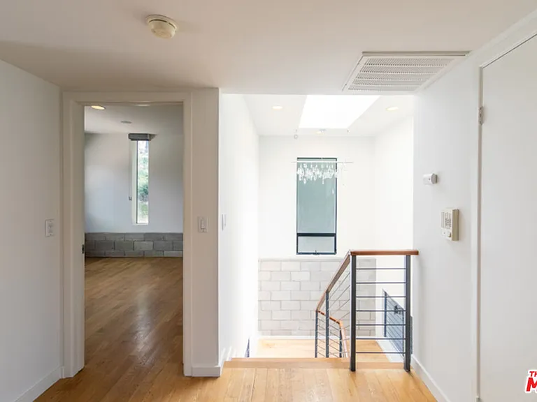 2216 Bancroft Ave — Photo 17