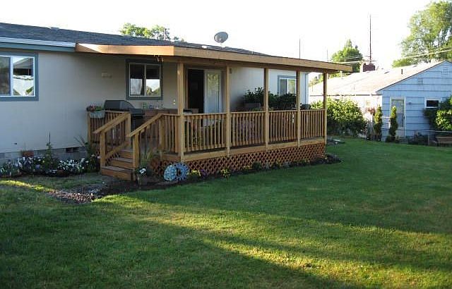 12x20 cedar deck with kitchen