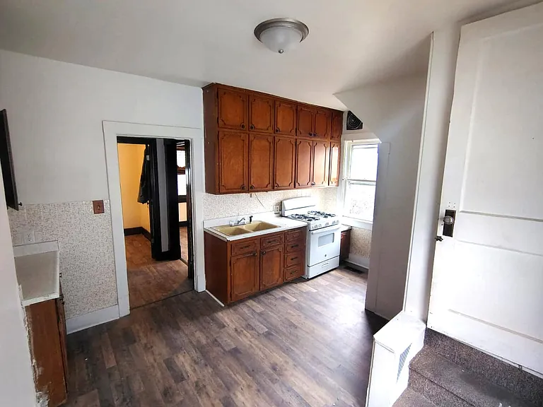 Spacious kitchen