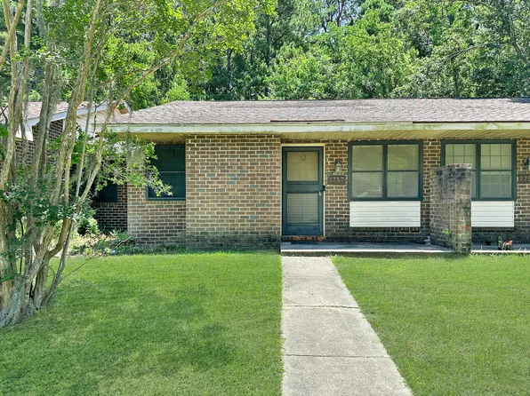 2757 Oak Leaf Dr, North Charleston, SC 29420