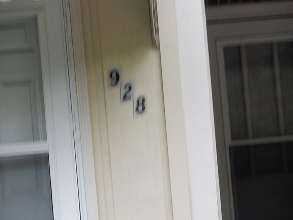 2nd image of 928 Ewing Dr
