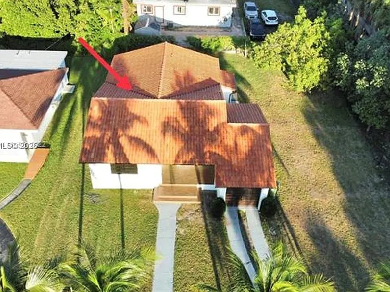 860 NW 17th Ct — Photo 31