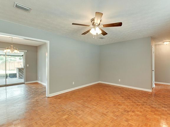 5th image of 1211 Arbor Cir