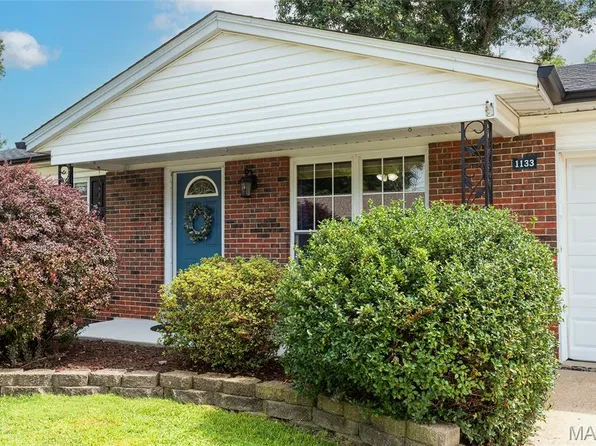 1133 Fordyce Ln, Saint Charles, MO 63303