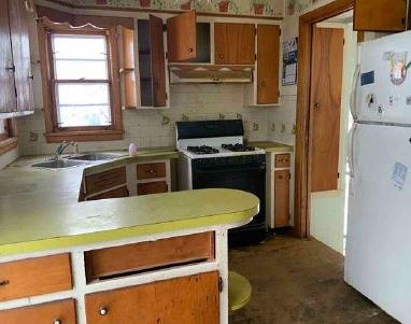 1224 W 23rd St, Lorain, OH 44052 Zillow