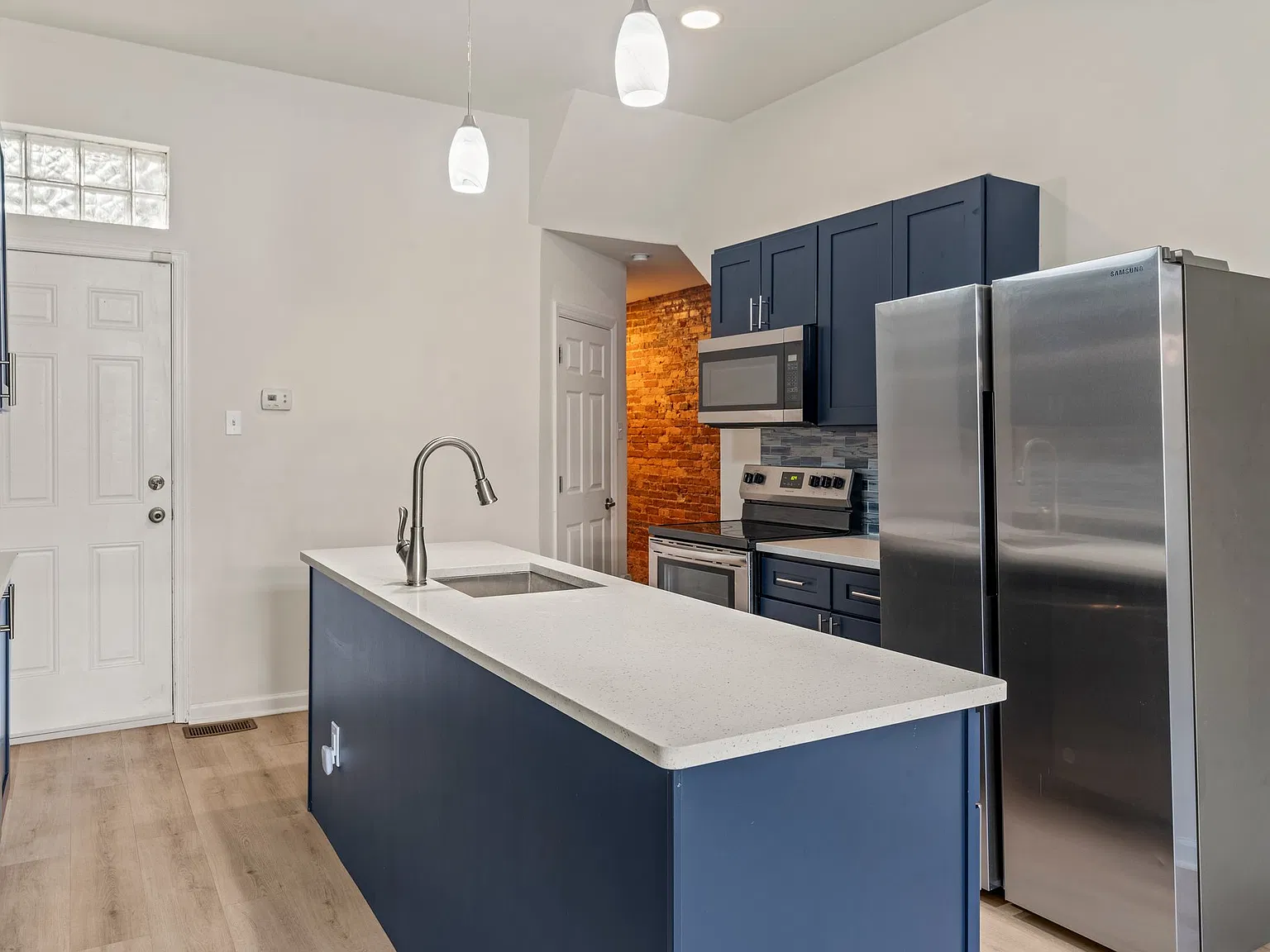 1533 N Bouvier St — Photo 3