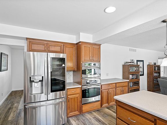 5th image of 2727 Morley Way