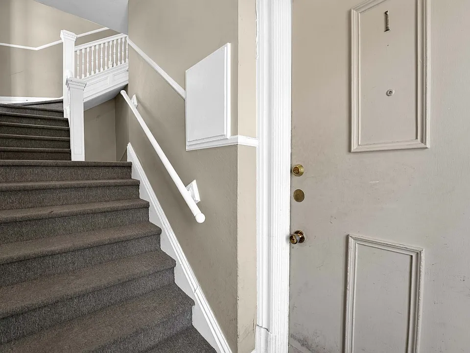 292 Daly Ave #1