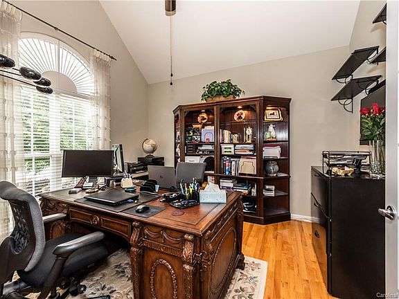 4th image of 10236 Claybrooke Dr #70