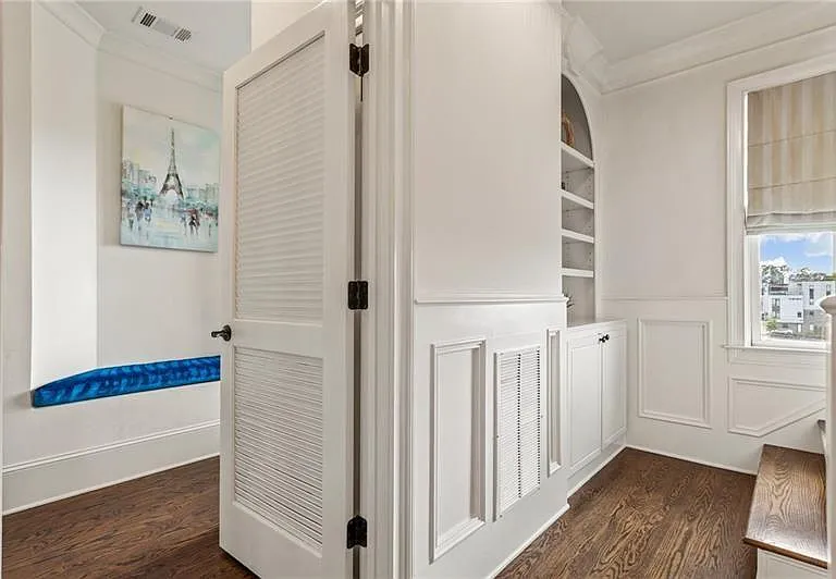 629 Boulevard NE — Photo 47