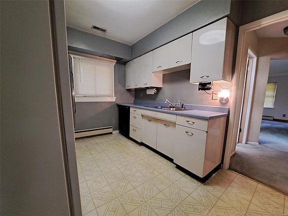 4th image of 4256 Leonard Dr