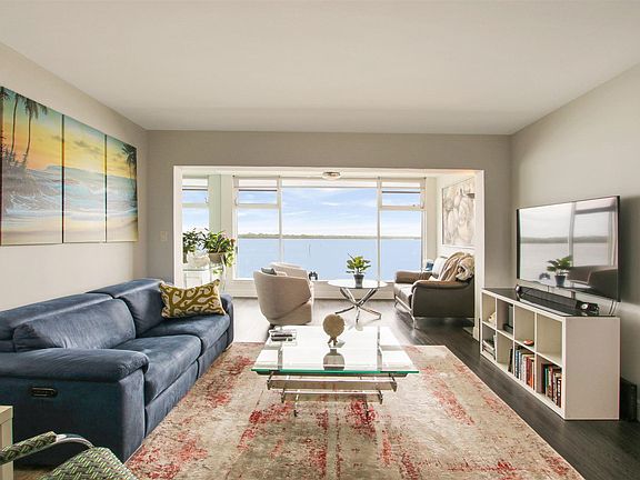 3rd image of 52 Yacht Club Dr APT 402