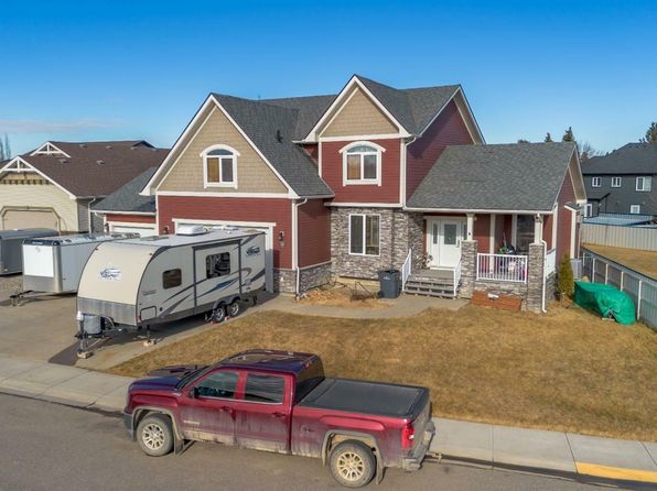 28 Waterfront Lndg, Coaldale, AB T1M 0B4