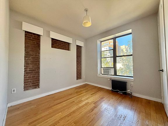 4th image of 246 Pacific St APT 4E