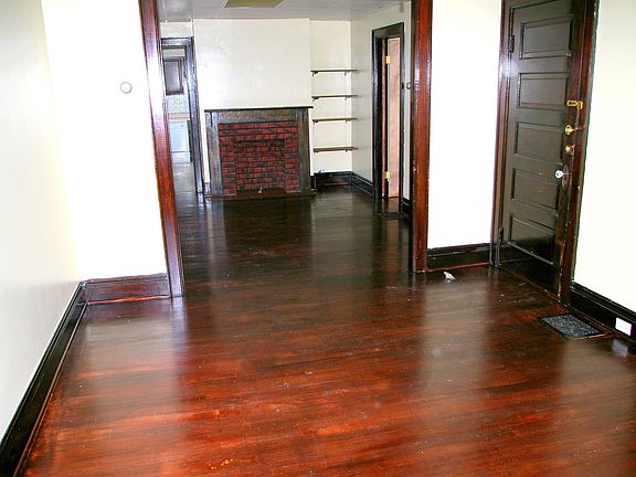 5th image of 420 Hoyt St