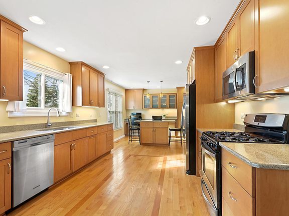 3rd image of 1209 Chesham Ct