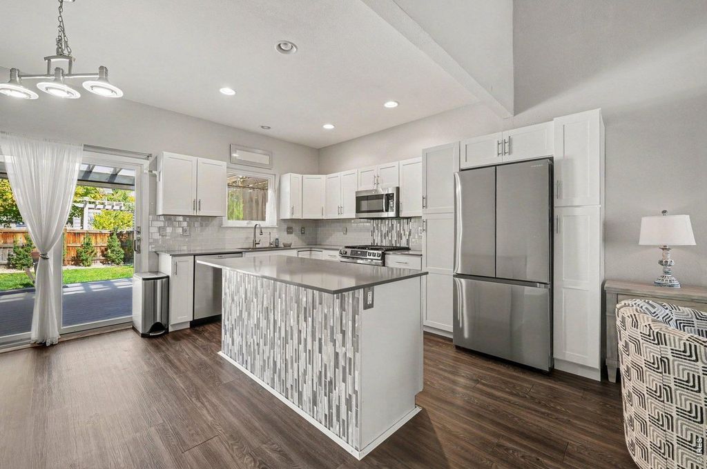 1238 Intrepid Dr
