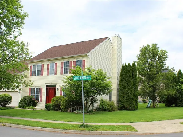 2121 Southampton Dr, Macungie, PA 18062